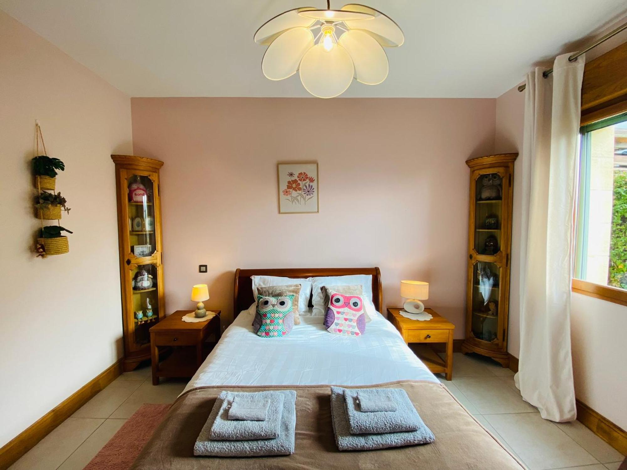 Bézenac Le Hibou Heureux B&B 외부 사진