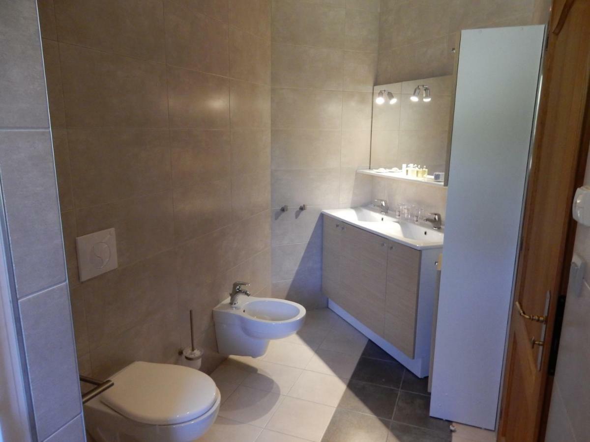 Bézenac Le Hibou Heureux B&B 외부 사진